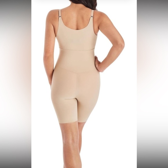 Maidenform Women's Body Shaper, Wear-your-own-bra Firm Control Shapewear NWT M - Picture 3 of 10
